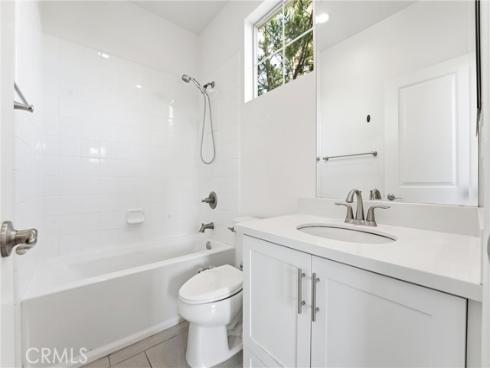 217  Compass  , Irvine, CA