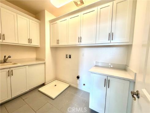 217  Compass  , Irvine, CA