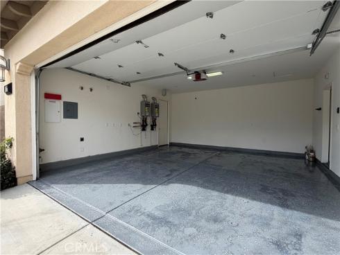 217  Compass  , Irvine, CA