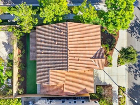 217  Compass  , Irvine, CA