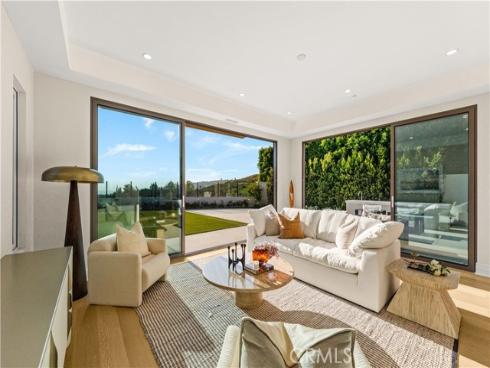 125  Prestigo  , Irvine, CA