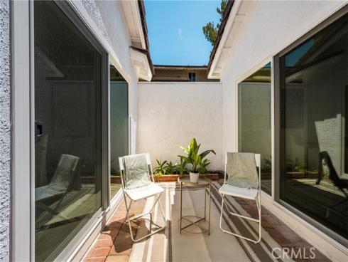 12  Blackswan  , Irvine, CA