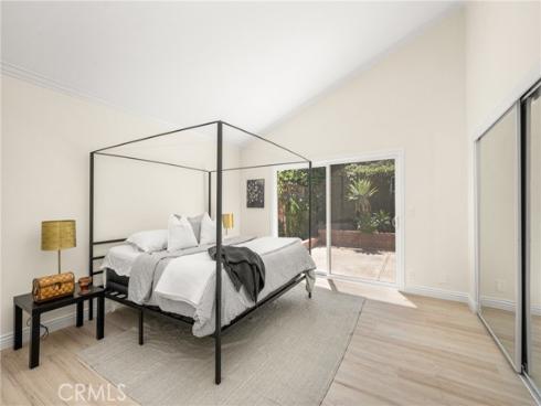 12  Blackswan  , Irvine, CA