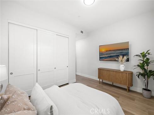 53  Lunar  , Irvine, CA