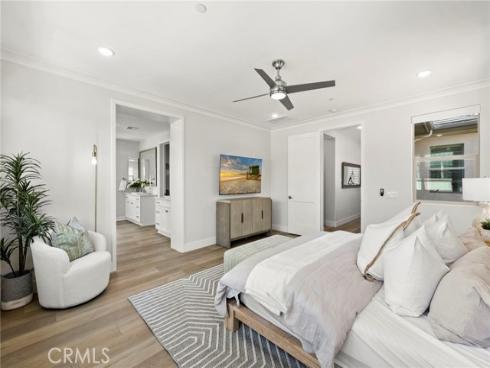 53  Lunar  , Irvine, CA