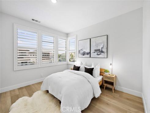 53  Lunar  , Irvine, CA