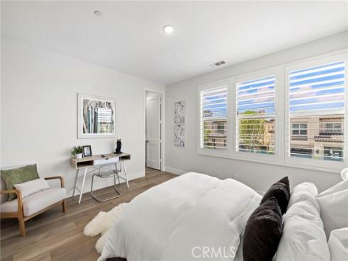 53  Lunar  , Irvine, CA