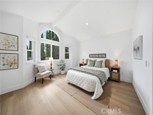 32  Comiso  , Irvine, CA