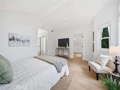 32  Comiso  , Irvine, CA