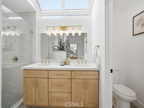 32  Comiso  , Irvine, CA