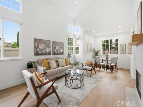 32  Comiso  , Irvine, CA