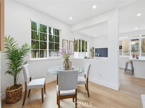 32  Comiso  , Irvine, CA