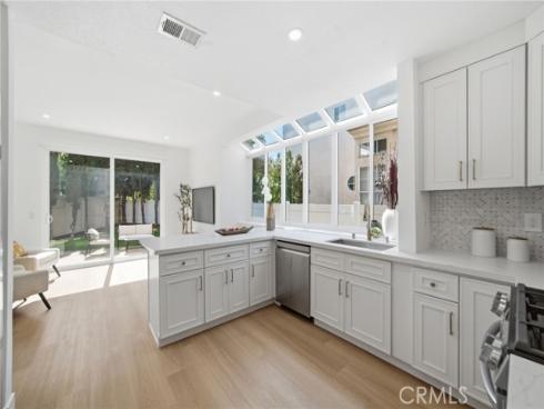 32  Comiso  , Irvine, CA