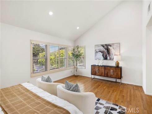 2  Saros  70 , Irvine, CA