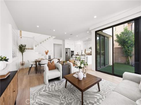 217  Piazza  , Irvine, CA