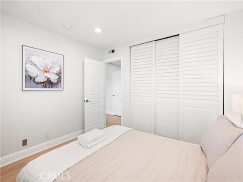 25  Lakeview  60 , Irvine, CA