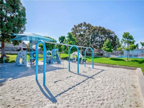 49  Meadowgrass  , Irvine, CA