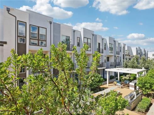 302  Placemark  , Irvine, CA