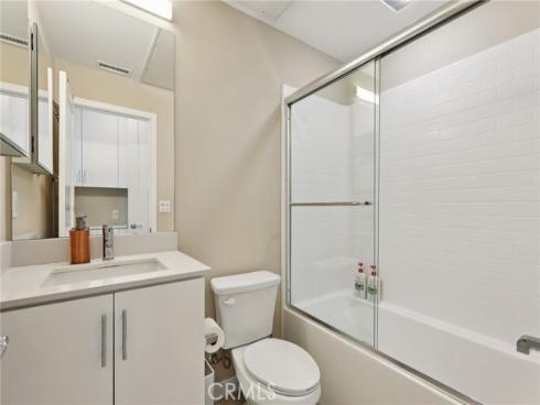 302  Placemark  , Irvine, CA