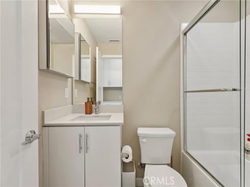 302  Placemark  , Irvine, CA