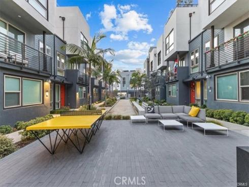 302  Placemark  , Irvine, CA