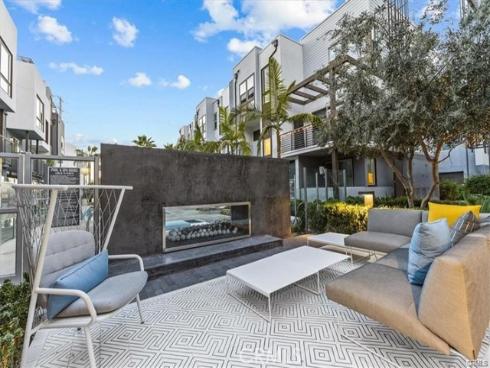 302  Placemark  , Irvine, CA