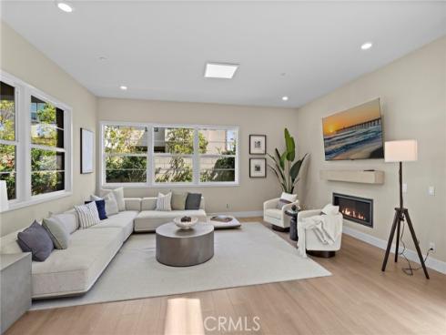 77  Pelican  , Irvine, CA