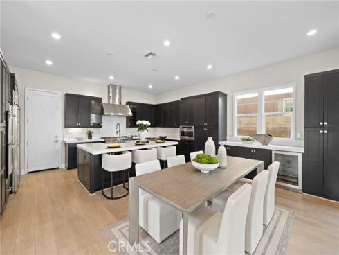 77  Pelican  , Irvine, CA