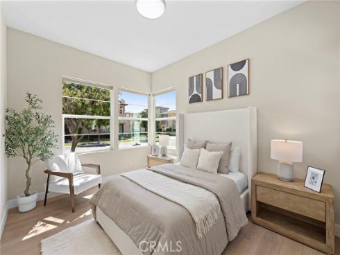 77  Pelican  , Irvine, CA