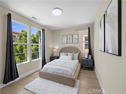 77  Pelican  , Irvine, CA