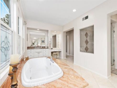 36  Walnut Creek  , Irvine, CA