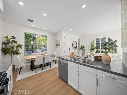 112 Tallowood , Irvine, CA