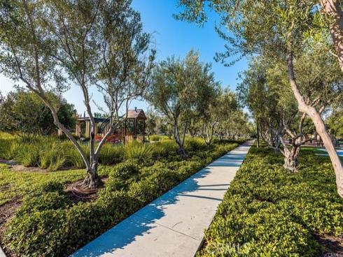 64  Maple Ash  , Irvine, CA