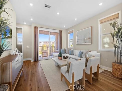 713  Sonia  , Irvine, CA