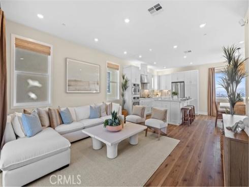 713  Sonia  , Irvine, CA