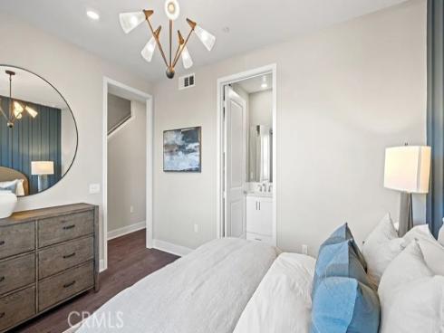 920  Chinon  , Irvine, CA