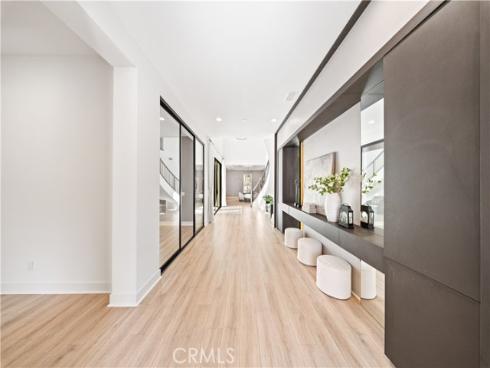 114  Interstellar  , Irvine, CA