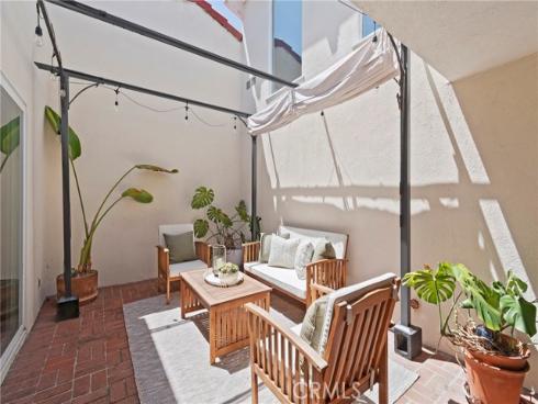 20  Mandrake  , Irvine, CA