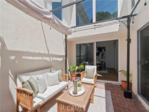 20  Mandrake  , Irvine, CA