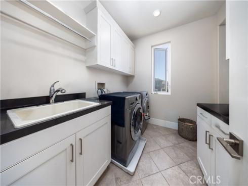 81  Ray  , Irvine, CA