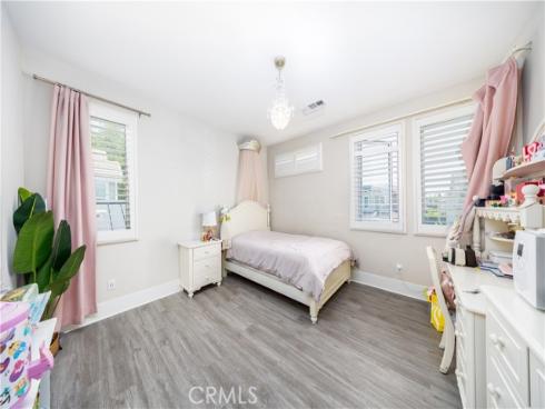 81  Ray  , Irvine, CA