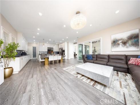 81  Ray  , Irvine, CA