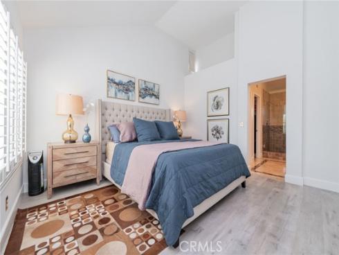 17  Las Cruces  , Irvine, CA