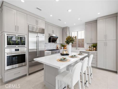 106  Albero  , Irvine, CA