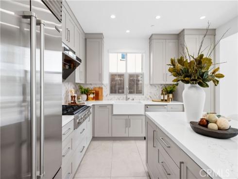 106  Albero  , Irvine, CA