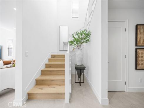 106  Albero  , Irvine, CA