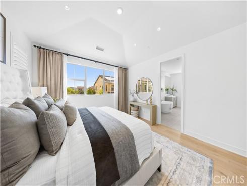 106  Albero  , Irvine, CA