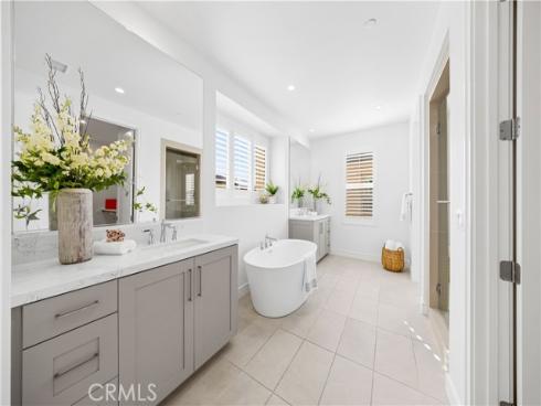 106  Albero  , Irvine, CA