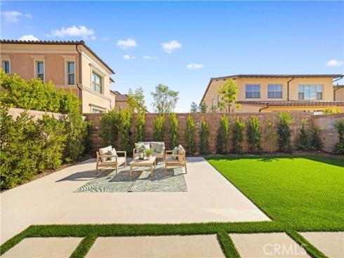 106  Albero  , Irvine, CA