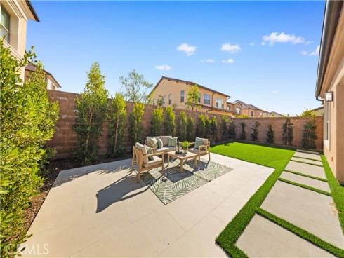 106  Albero  , Irvine, CA